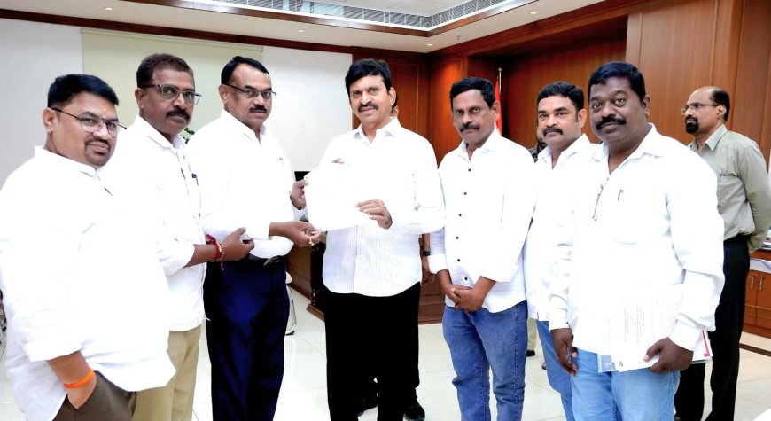 జర్నలిస్టుల ఇళ్ల స్థలాలపై ప్రభుత్వం స్పష్టత ఇవ్వాలి
