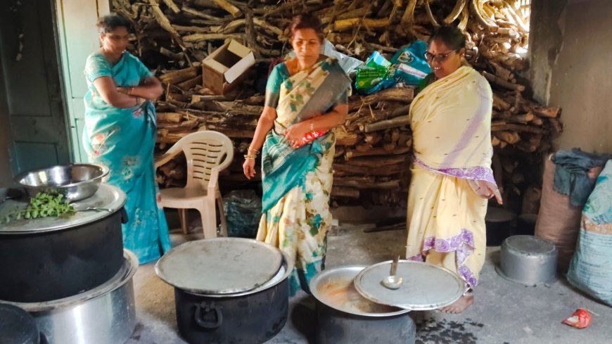 పాఠశాలను సందర్శించి విద్యార్థుల సామర్ధ్యాలను పరిశీలించిన  జిల్లా విద్యాధికారి విజయలక్ష్మి.