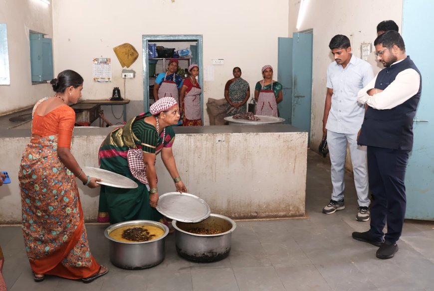 కస్తూర్బా పాఠశాలను సందర్శించి విద్యార్థుల అభ్యసన సామర్ధ్యాలను పరిశీలించిన కలెక్టర్.