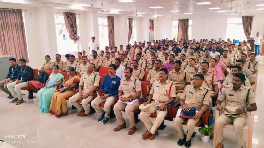 పోలీస్ సిబ్బంది స్వీయ నియంత్రణ, ఆర్థిక క్రమశిక్షణ కలిగి ఉండాలి: