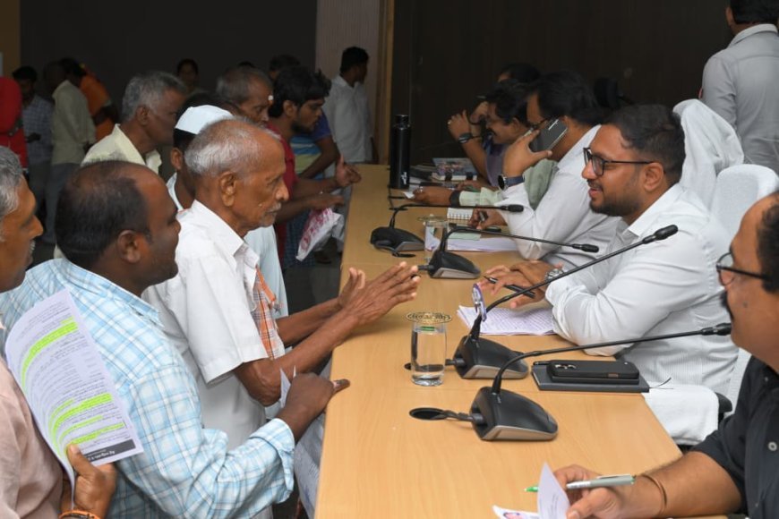 ప్రజావాణి దరఖాస్తులను సత్వరమే పరిష్కరించాలి: 
