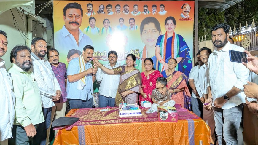 ఘనంగా మున్సిపల్ కౌన్సిలర్ గుణగంటి హేమ సతీష్ జన్మదిన వేడుకలు