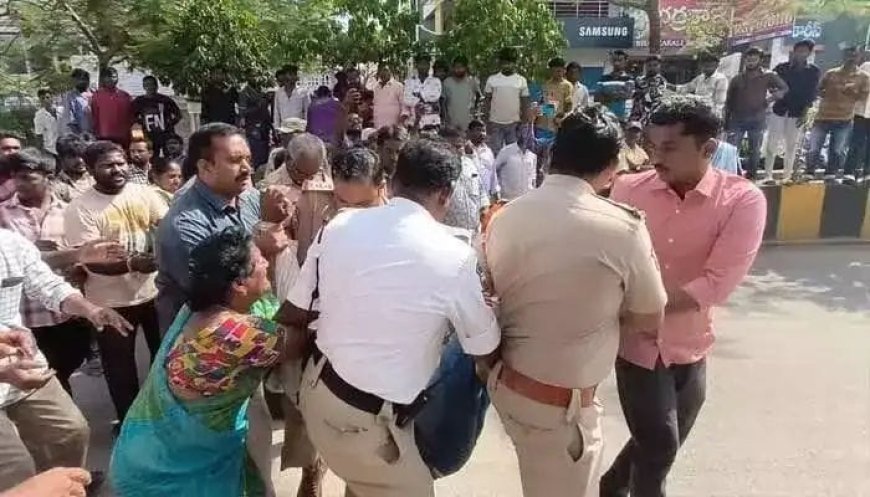 సీఐ అత్యుత్సాహం.. బాధితుడిపై దాడి, నడిరోడ్డుపై ఈడ్చుకెళ్లిన వైనం