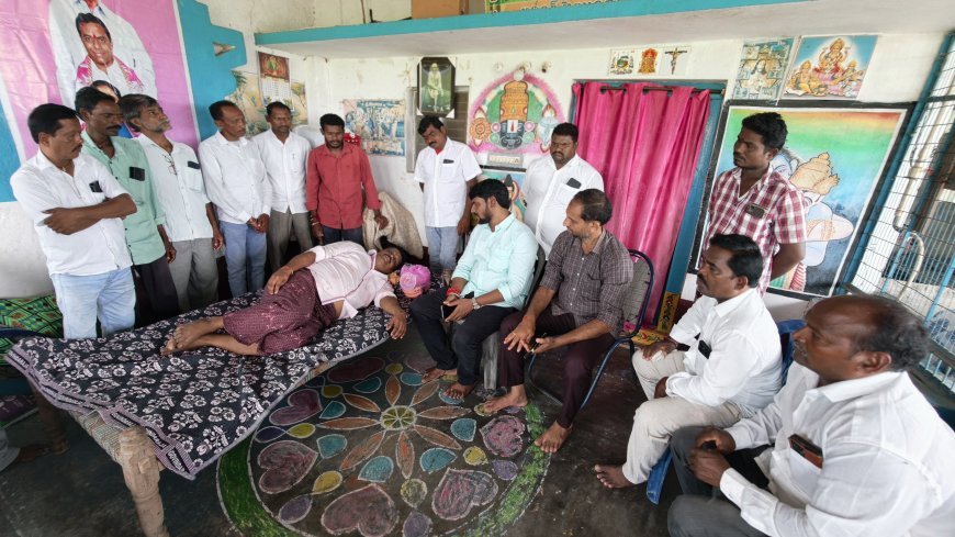 పండగ రోజు బిఆర్ఎస్ పార్టీ కార్యకర్తల పరామర్శ