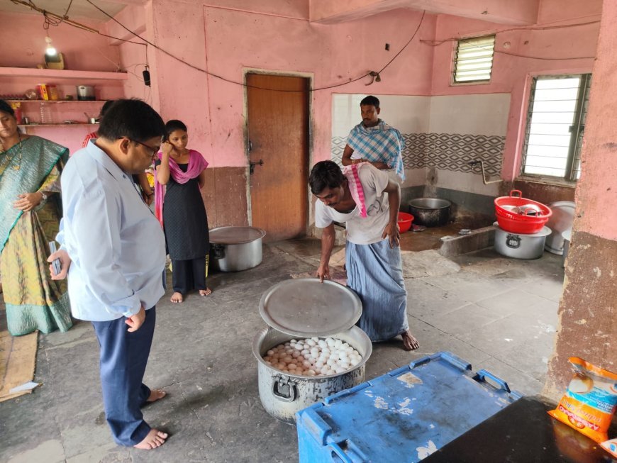 గురుకుల పాఠశాలను ఆకస్మికంగా తనిఖీ చేసిన అద
