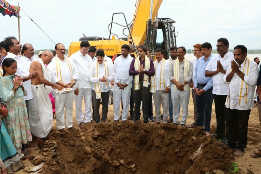 భద్రాచలంలో గోదావరి పుష్కర ఘాట్ల నిర్మాణాలు 