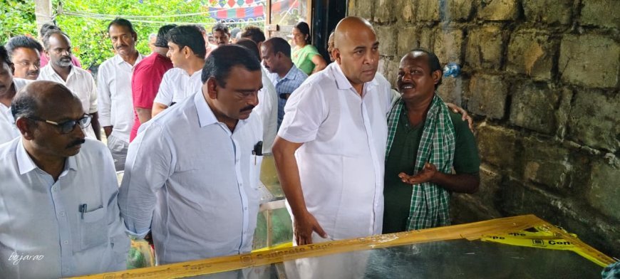 ఒకే కుటుంబంలో ఇద్దరు అన్నదమ్ముల  మృతదేహాలను చూసి కన్నీటి పర్యంతమైన
