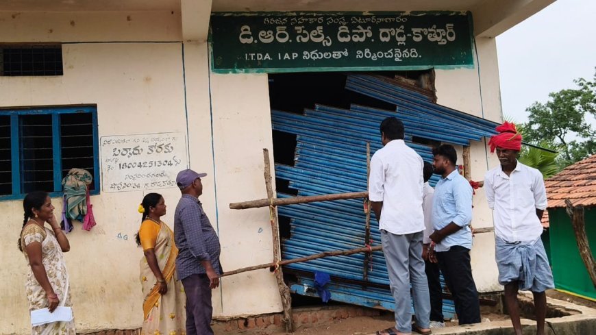 70మంది విద్యార్థుల గదులను స్టోర్ రూమ్ గా ఉపయోగం