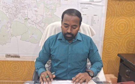 ఏసీబీ సోదాల వేళ అధికారుల గైర్హాజరుపై కమిషనర్ క్లారిటీ