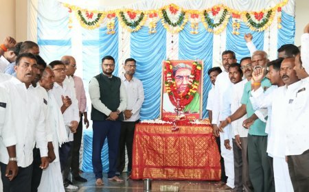 భూస్వాములకు వ్యతిరేకంగా పోరాడిన మహిళా ఐలమ్మ.