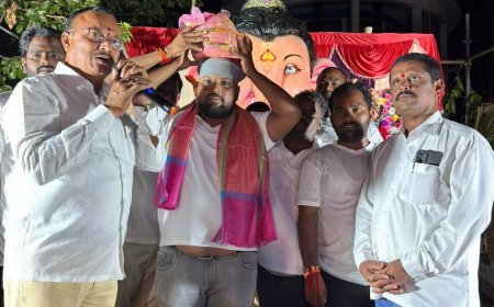 వినాయకుని లడ్డూను కైవసం చేసుకున్న మైనారిటీ యువకుడు
