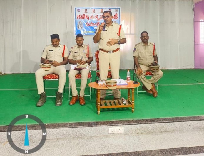 ప్రశాంత వాతావరణంలో నిర్వహించాలి