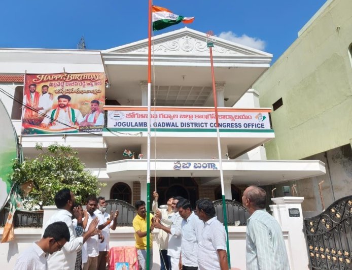 ప్రజాస్వామ్య విలువలను కాపాడటమే తెలంగాణ వీరులకు నిజమైన నివాళి...