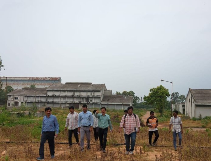 బీచుపల్లి ఆయిల్ మిల్లులో ఆయిల్‌పామ్ ప్రాసెసింగ్ యూనిట్ ఏర్పాటుకు ఫ్యాక్టరీ లేఅవుట్ పరిశీలన