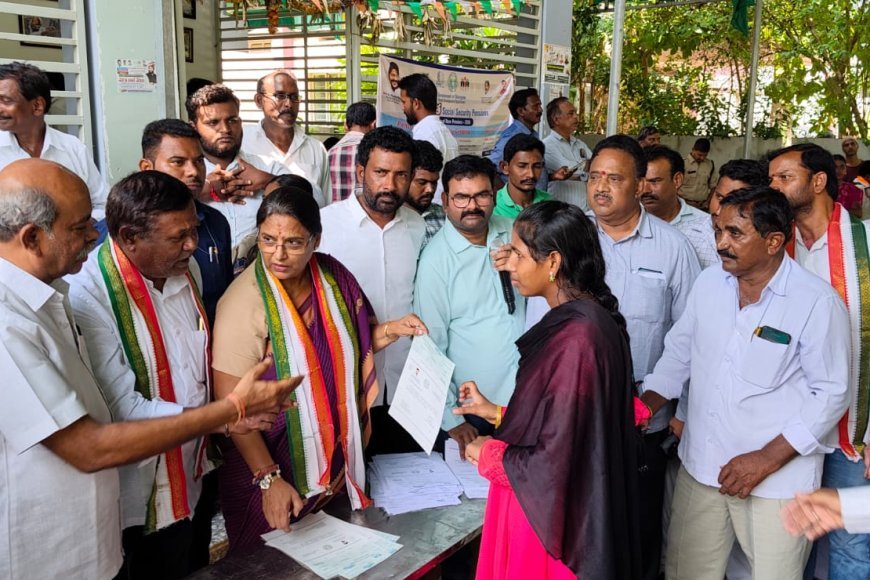 సీఎం రిలీఫ్ ఫండ్ చెక్కులను పంపిణీ చేసిన ఎమ్మెల్యే ఉత్తమ్ పద్మావతి రెడ్డి
