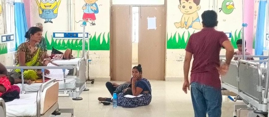 బెడ్లు లేక.. నేలపైనే చిన్నారికి చికిత్స