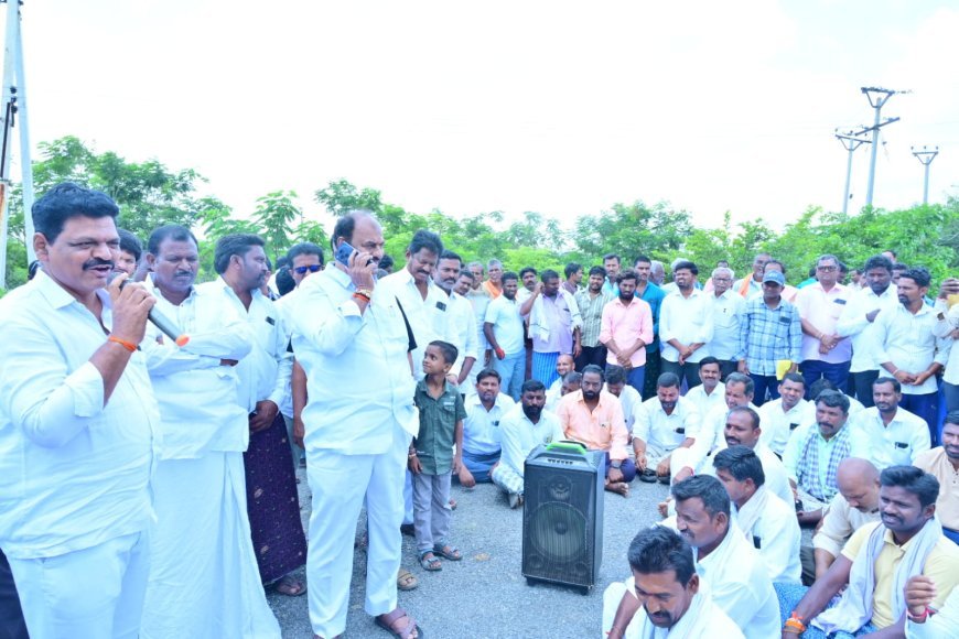 18 గంటలకు కరెంటు కోసం కె.టి దొడ్డి మండలంలో రైతుల ఆందోళన