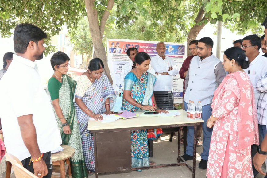 పత్రాలు ఇవ్వాలని ఓటర్లను ఇబ్బంది పెట్టొద్దు