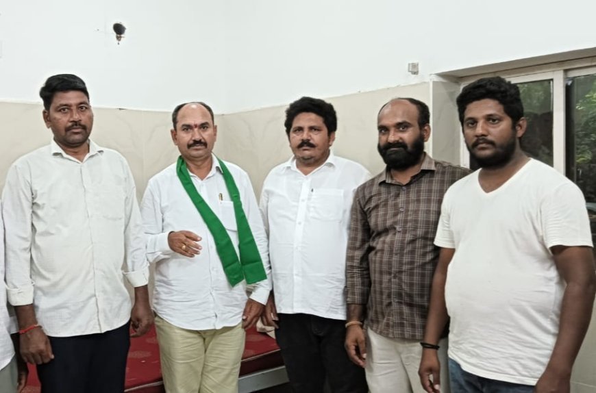 లంబాడి సామాజిక వర్గానికి మంత్రి పదవి ఇవ్వాలి. 