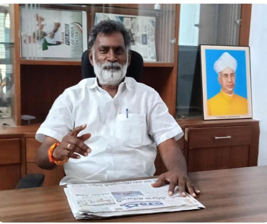 సభాపతిపై అనుచిత వ్యాఖ్యలు చేసిన ఎమ్మెల్సీల సభ్యత్వం రద్దు చేయాలి.