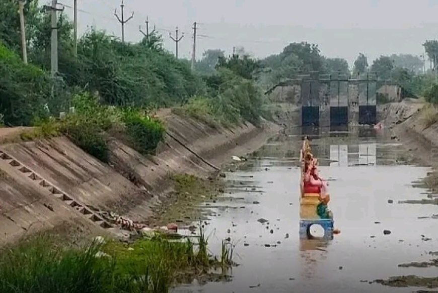 నీరు లేక బహిరంగ వినాయక విగ్రహాలు