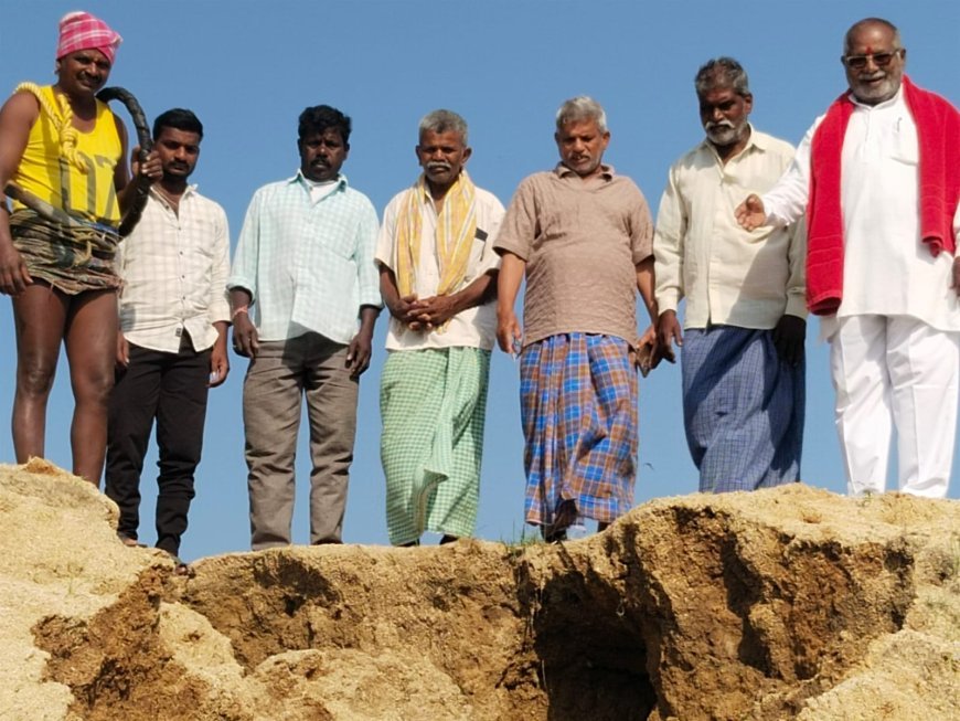 చెరువు కట్ట నిర్మాణంలో భారీ అవినీతి
