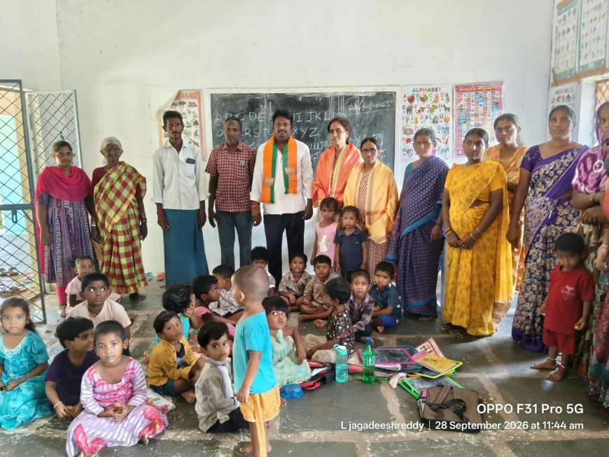 అంగన్వాడీ టీచర్లకు సన్మానం బిజెపి నాయకులు