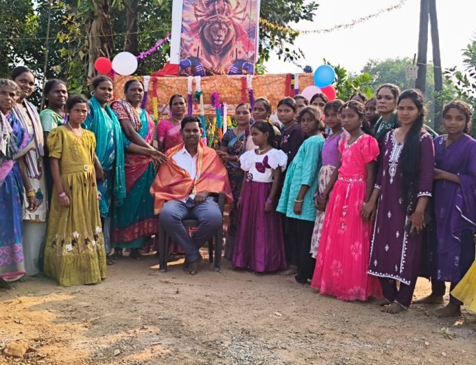 *సర్పంచ్కు బోదే బోయిన భరత్ కుమార్ సన్మానం*